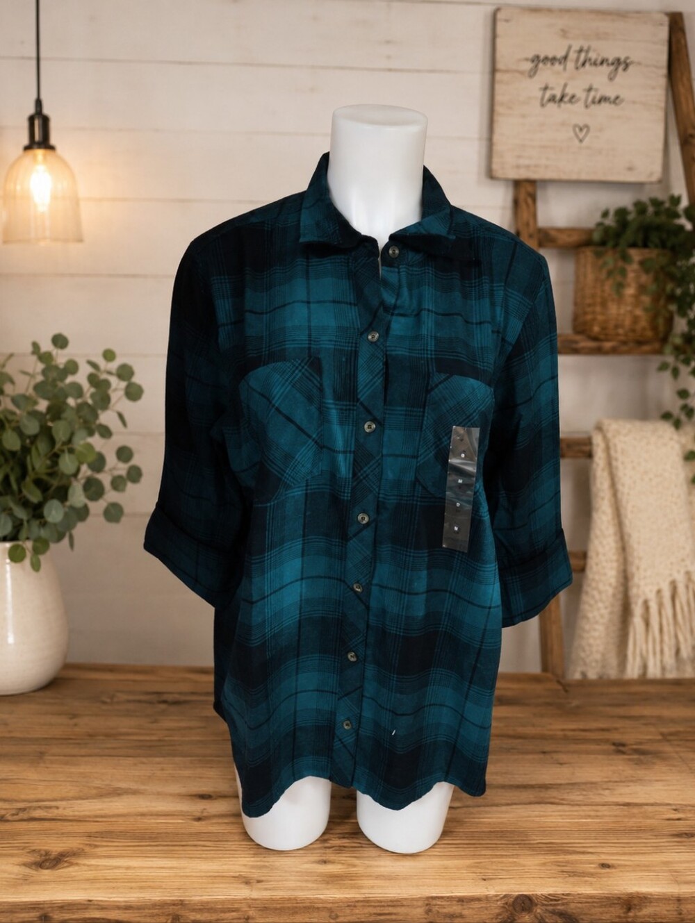 Size L Natural Reflections Quarter Sleeve Plaid Shirt Green an Black